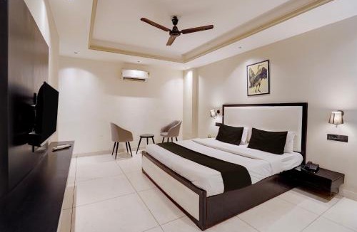 Udyog Vihar Hotel | Townhouse Oak Udyog Vihar