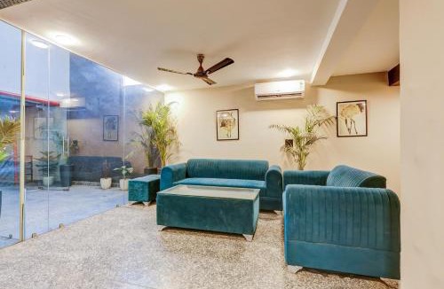 Udyog Vihar Hotel | Townhouse Oak Udyog Vihar