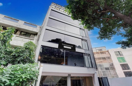 Delhi House | Townhouse Preet Vihar Metro Station