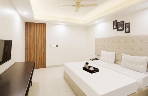 Sector 51 Hotel | Townhouse The AMV Hotel