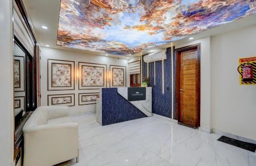 Noida Hotel | Townhouse Tuessday Suites Nearst Mr Bhatura Bala Sector 122