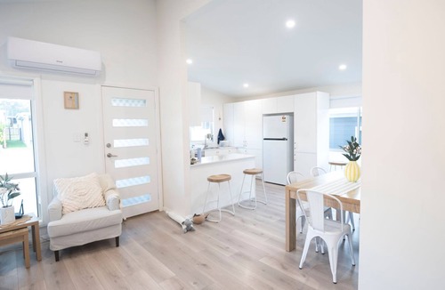 St. Georges Basin House | Tranquil 3-Bed Pet-friendly Retreat with Community Pool