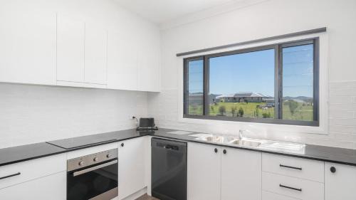 Gloucester House | Tranquil Country Escape With Scenic Views