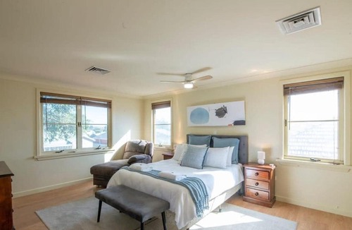 Dubbo House | Tranquil Taylor - Two-Storey CBD Family Home, BBQ
