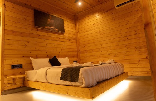 Gauravaddo Hotel | Tranquillo By The Beach - Luxury Wooden