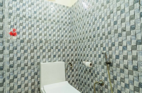 Amer Fort Road Hotel | Travellers Village