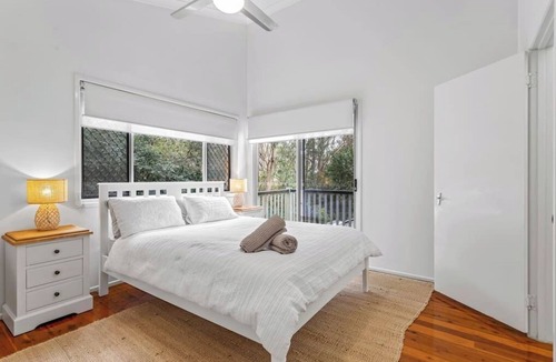 Middle Ridge House | Tree House Toowoomba - Peace & Quiet in tree tops