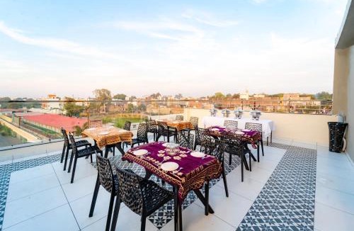 Ujjain Hotel | Treebo Neel Orchid