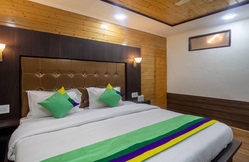 Srinagar Hotel | Treebo Royal Park - 7 Km From Dal Lake