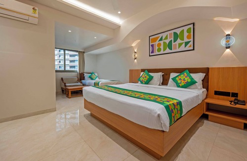 Thaltej Hotel | Treebo Shree Krishna Palace