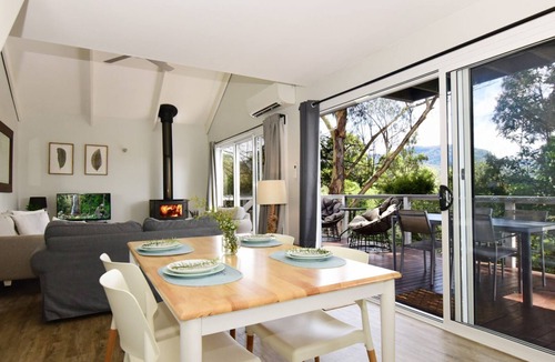 Kangaroo Valley House | Treetops - Three bedroom home with great views, in the village!