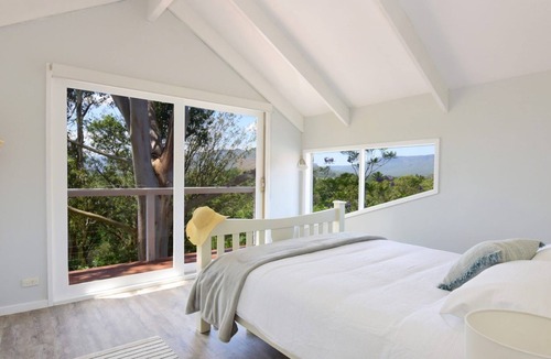 Kangaroo Valley House | Treetops - Three bedroom home with great views, in the village!