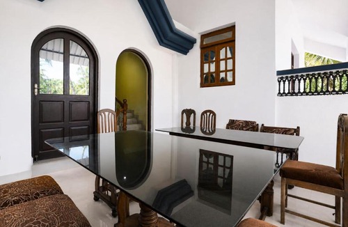 Sernabatim House | Triple Beach Guest House