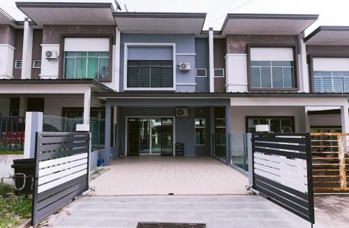 Sandakan Villa | Trival Heaven Hill Homestay Astana Heights Sandakan