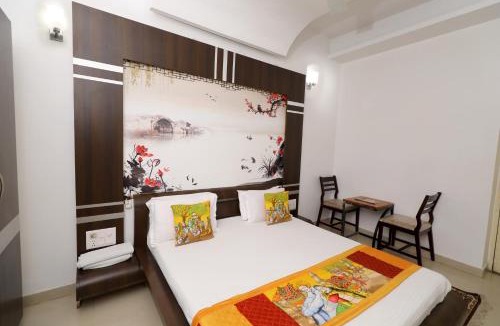 Mount Abu Hotel | Tthe Leef Inn 500ms from Nakki Lake