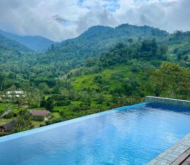 Janda Baik Villa | TUAH by D Manggis Infinity Pool Villa, Mount Nuang View Janda Baik