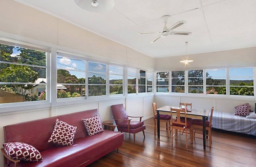 Pretty Beach Central Coast House | TURN BACK THE CLOCK AT WAGSTAFFE