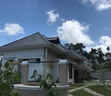 Thekkady Villa | Twin Cottages