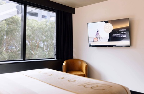 Newcastle Hotel | Two Bedroom Accessible In CBD