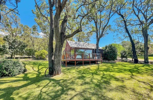 Fordwich Cottage | Two Doors - Unique 2 bdrm cottage on picturesque vineyard estate