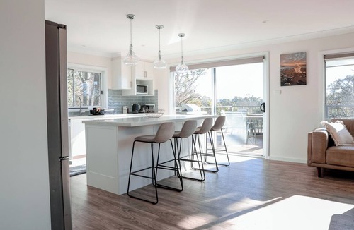 Armidale House | Ultimate Group Stay | Home Theatre & Games Area