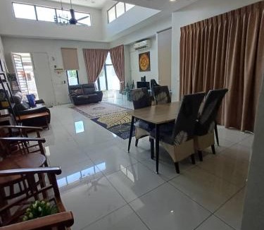 Krubong House | UmarHarraz Homestay#Malay Family Staycation#PEACEFUL AND SPACIOUS#NETFLIX N YOUTUBE#POOL FOR KIDS
