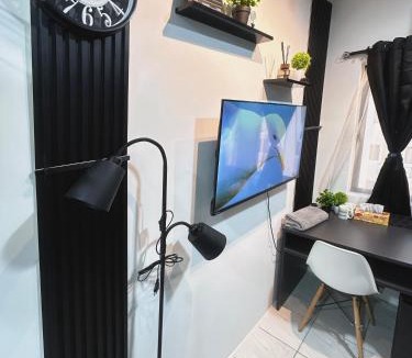Taman Kolej Perdana Apartment | Unisuites Kampar Studio UTAR TARC -3pax, Pet Friendly, FREE 1 Carpark & Netflix