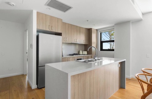 Turramurra Apartment | Upper North Shore Haven A Tranquil Treetop Escape