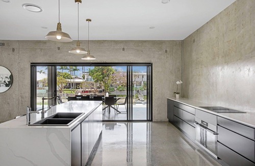 Broadbeach Waters House | Urban Hideaway, Broadbeach Waters
