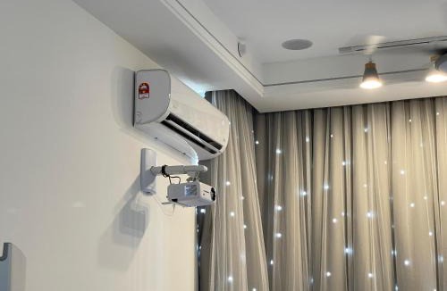 George Town Apartment | Urban Suites - Dolphin's Home