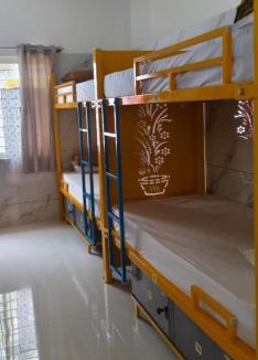 Mysore Hostel | V R S Luxury AC & NON AC Male Dormitory