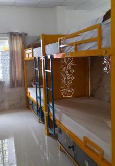 Mysore Hostel | V R S Luxury AC & NON AC Male Dormitory