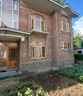 Gulmarg House | Valley view homestay