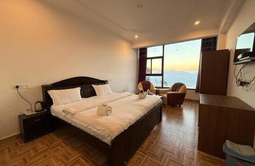 Dhanaulti Hotel | Valley View