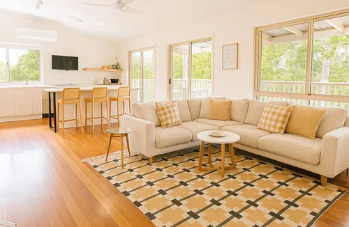 Currumbin Valley House | Valley Vista – Treetop Getaway with Pool & Firepit