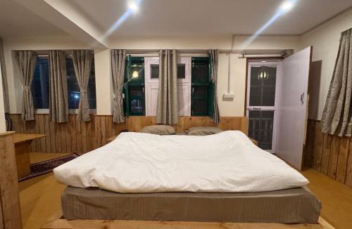 Pauri House | Van Ragaa