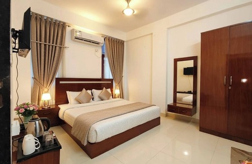 Sigra Hotel | VARANASI HOTEL V-E-D-A VATIKA