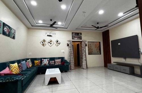 Ujjain Apartment | Vardaan Homestay