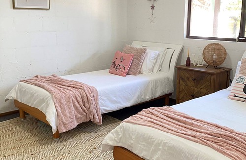 Red Head House | Verano - short walk from Red Head Beach