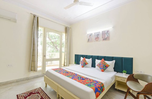 DLF City Hotel | Via Golden Gate Stayz