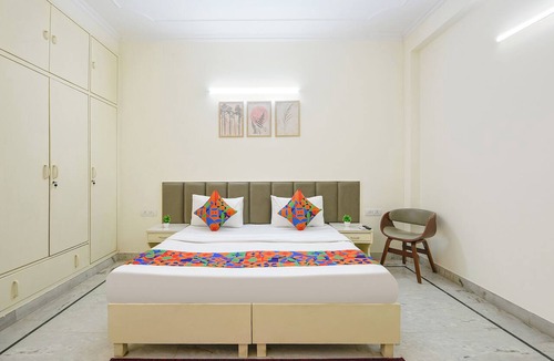 DLF City Hotel | Via Golden Gate Stayz