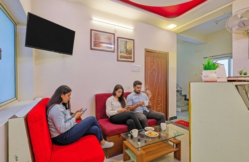 Nanganallur Hotel | Via KR Chennai