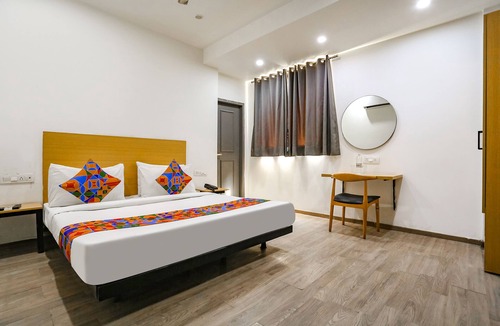 Pashim Vihar Hotel | Via Vat