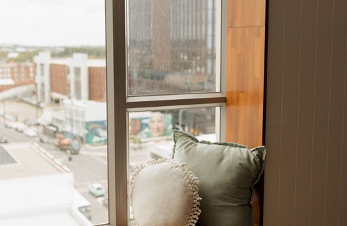 Newcastle West Apartment | Vida Central - 2 Bedroom, 1.5 bathroom apartment w/free parking + pool & gym