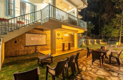 Dharampur Hotel | Villa bliss by Ravi and Jazz l 4bhk villa l valley view l jacuzzi l bonfire l parking