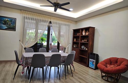 Kampung Bukit Kadir House | Villa Kemboja Kota Serimas