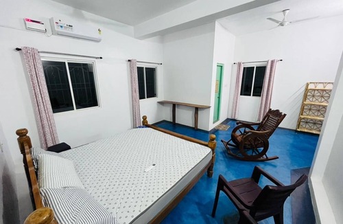 Kottakuppam Bed & Breakfast | Villa Le Bonheur Devi Sounita with large swimming pool ideal for families