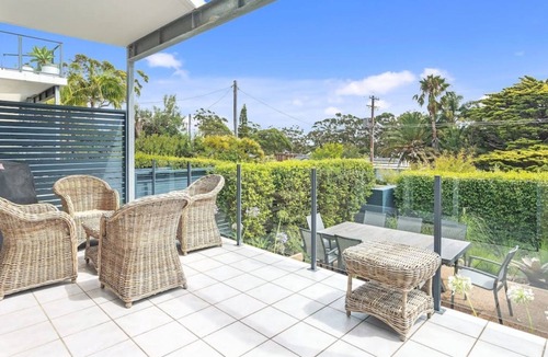 Vincentia House | Vincentia Style by Book Jervis Bay - Only 150m to the Beach - Free Wifi & Chrome Cast