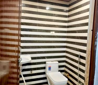 Gomti Nagar House | Vista Home stay