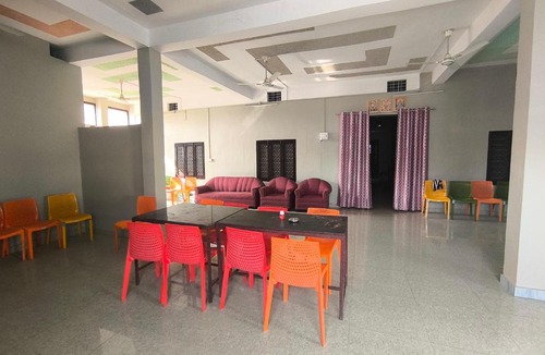 Khatima Hotel | Vivek Hotel